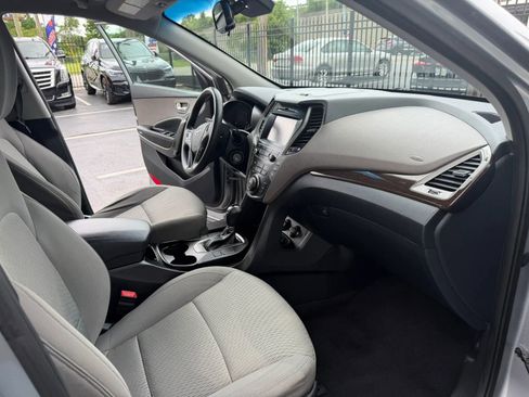 Used 2018 Hyundai Santa Fe SE FWD image 32