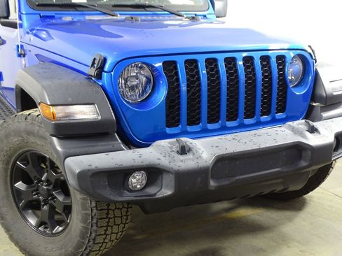 Used 2021 Jeep Gladiator Sport w/ Trailer Tow Package image 32