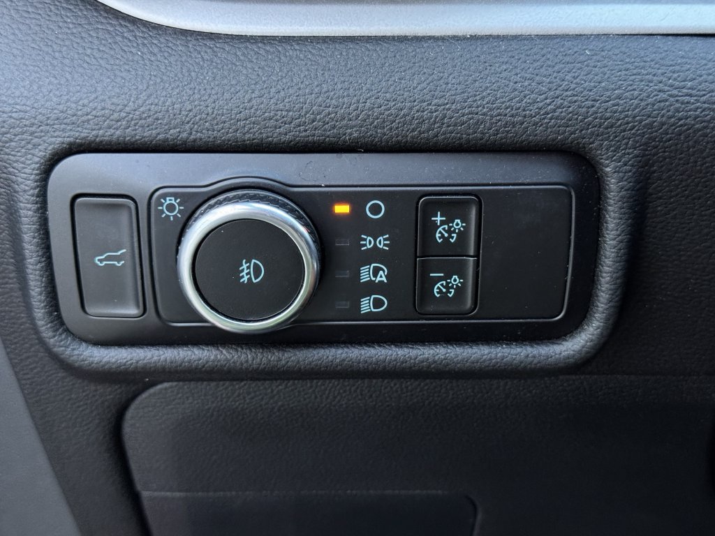 Used 2023 Ford Explorer XLT w/ Equipment Group 202A AWD/4WD image 20