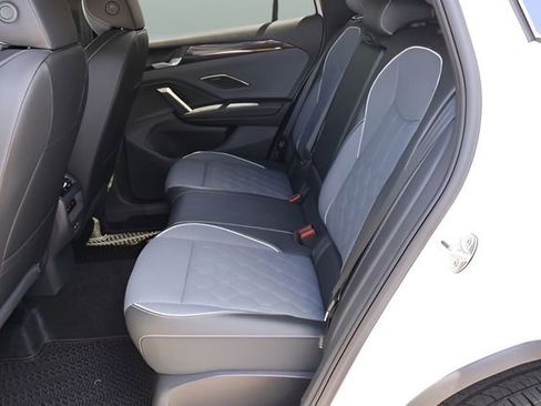 New 2026 Volkswagen Tiguan SEL R-Line AWD/4WD image 13