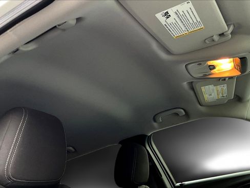 Used 2022 Chevrolet TrailBlazer LT w/ Convenience Package image 19