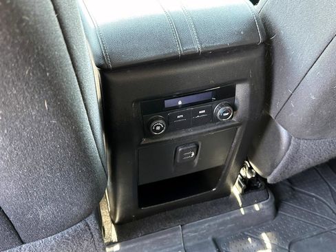 Certified 2023 Chevrolet Traverse LT image 12