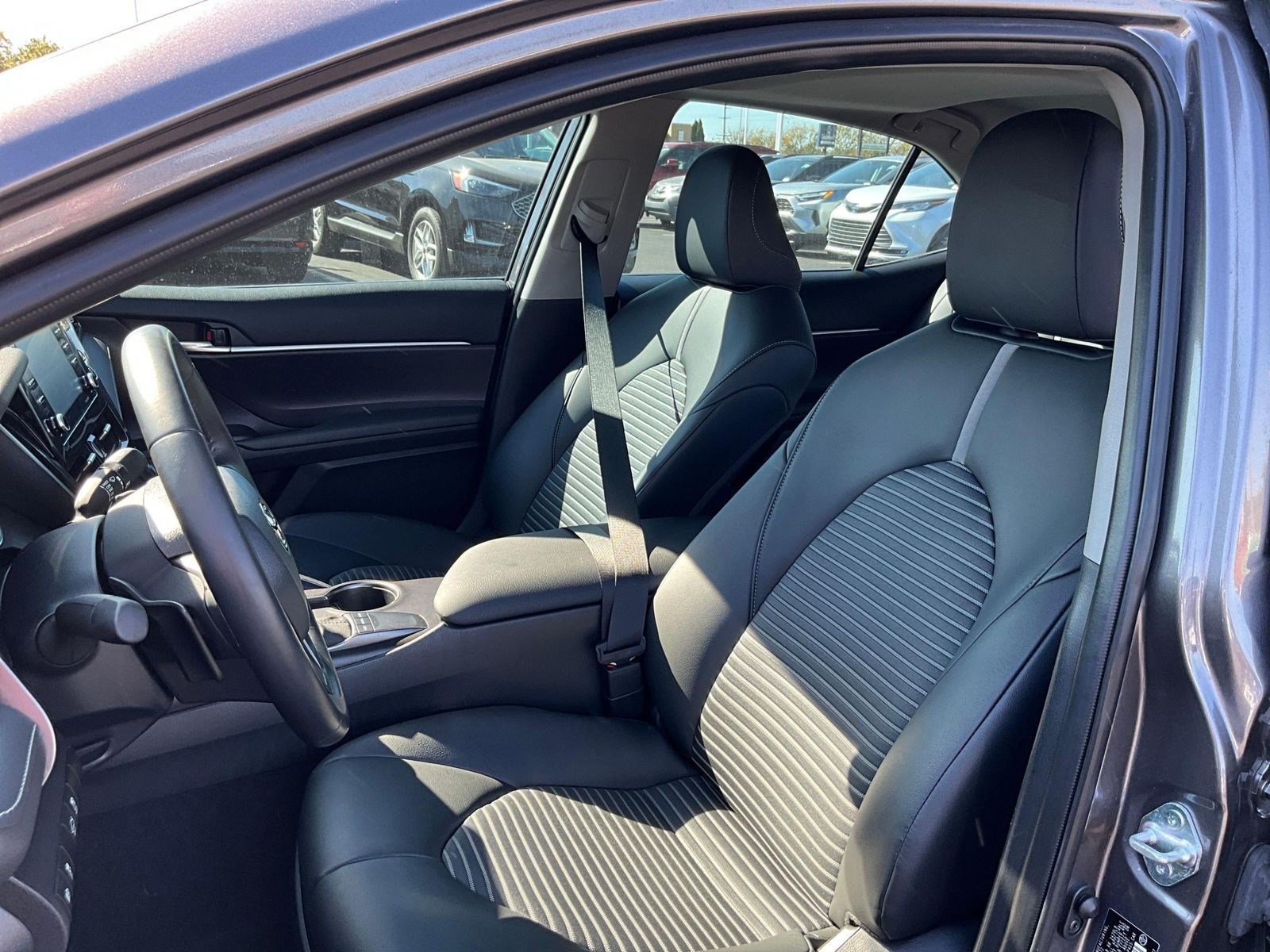 Used 2023 Toyota Camry SE w/ Convenience Package FWD image 19