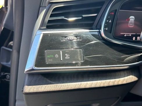 Used 2019 Audi Q8 Prestige w/ Luxury Package AWD/4WD image 24