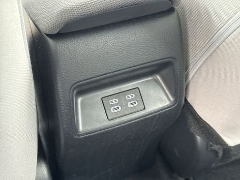 Used 2023 Toyota Corolla LE image 19