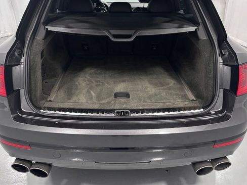 Used 2020 Bentley Bentayga AWD/4WD image 32