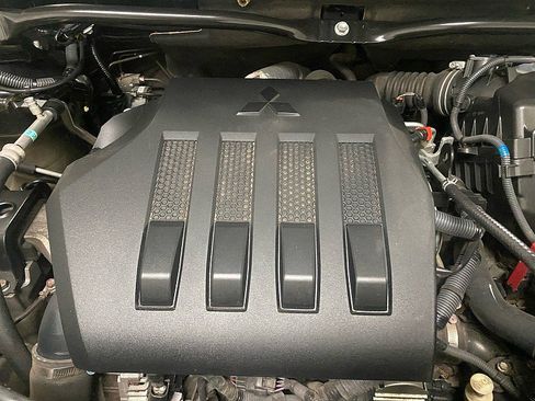 Used 2020 Mitsubishi Eclipse Cross ES image 17