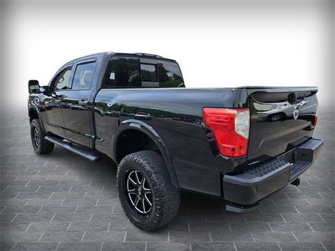 Used 2017 Nissan Titan PRO-4X w/ Pro-4x Convenience Package image 5