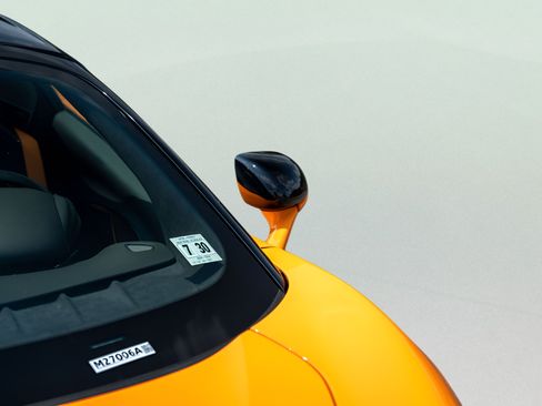 Used 2025 McLaren Artura Spider RWD image 13