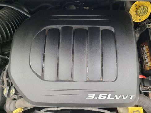 Used 2018 Dodge Grand Caravan SE w/ UConnect Hands-Free Group FWD image 30