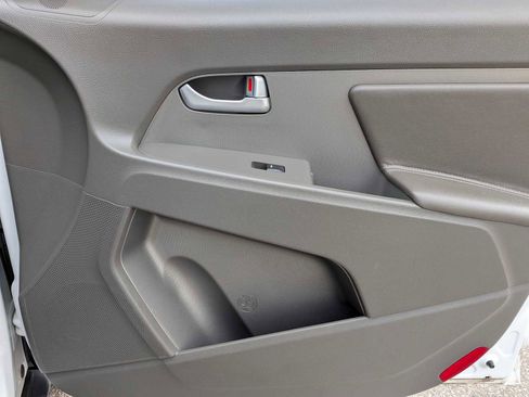 Used 2013 Kia Sportage LX image 22