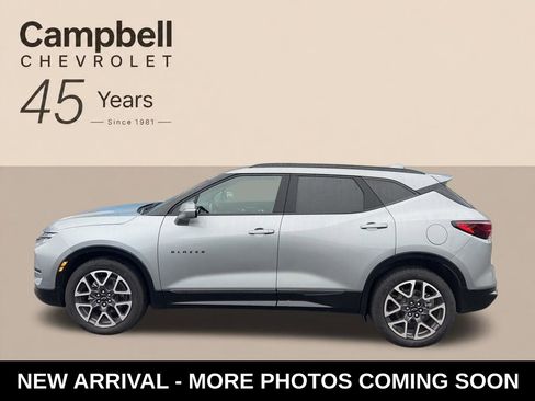 Used 2025 Chevrolet Blazer RS FWD image 2