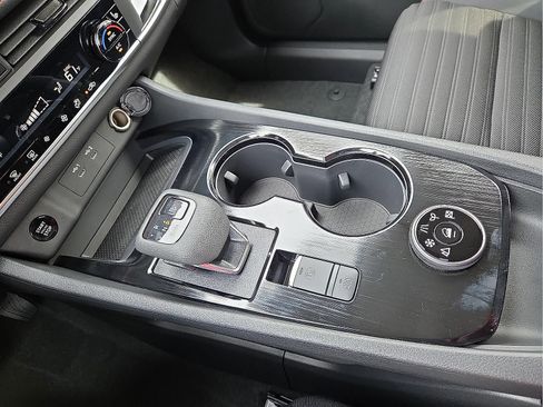 Used 2026 Nissan Rogue SV AWD/4WD image 25