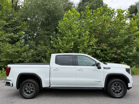 Used 2025 GMC Sierra 1500 AT4 w/ AT4 Premium Package AWD/4WD image 5