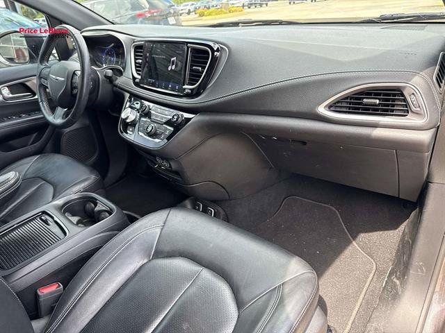 Used 2021 Chrysler Pacifica Touring-L w/ S Appearance Package FWD image 13