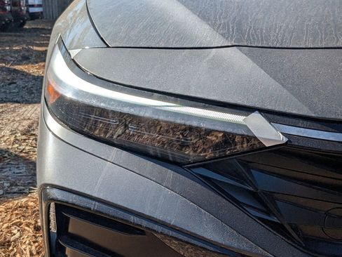 New 2026 Hyundai Elantra Limited FWD image 9