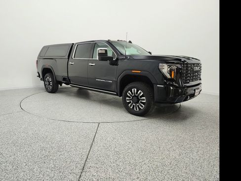 Used 2024 GMC Sierra 3500 Denali Ultimate image 3