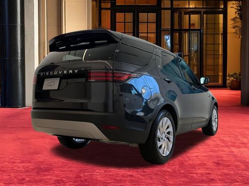 New 2026 Land Rover Discovery S image 10