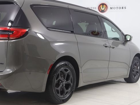 Used 2021 Chrysler Pacifica Touring-L w/ S Appearance Package FWD image 46