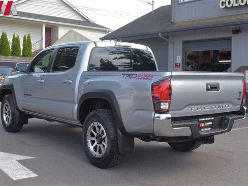 Used 2018 Toyota Tacoma TRD Off-Road AWD/4WD image 2