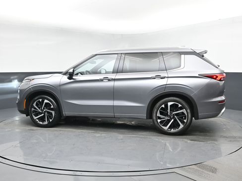 Used 2022 Mitsubishi Outlander SEL image 4