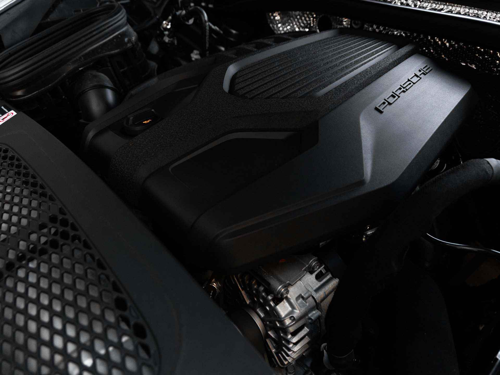 Certified 2026 Porsche Macan Turbo AWD/4WD image 40