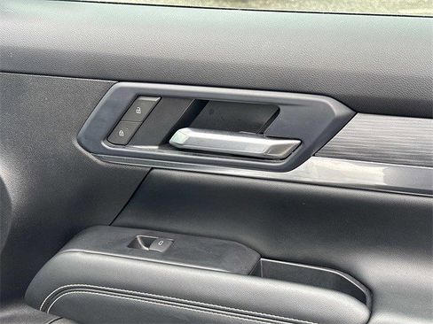 Used 2025 GMC Terrain Elevation image 9