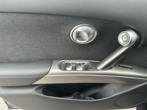 New 2025 Genesis GV60 Advanced image 15