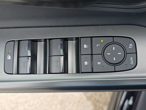 New 2026 Toyota C-HR AWD/4WD image 28