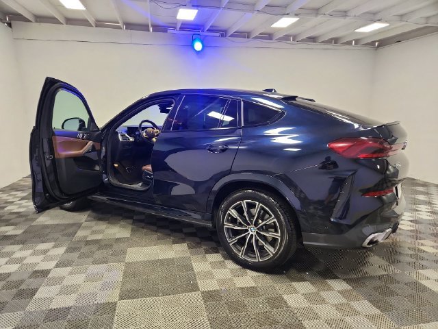 Used 2025 BMW X6 xDrive40i AWD/4WD image 17