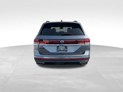 Used 2024 Volkswagen Atlas SE image 7