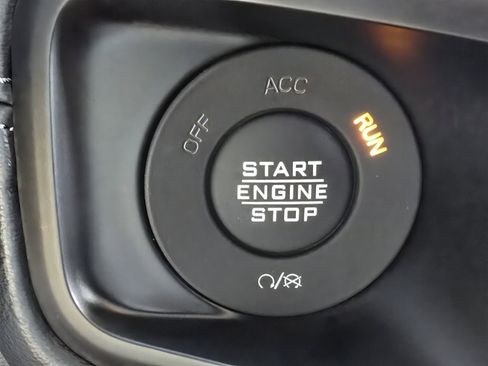 Used 2024 Jeep Wrangler Unlimited Rubicon 392 image 32