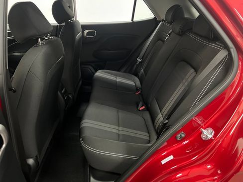 Used 2025 Hyundai Venue SEL FWD image 26