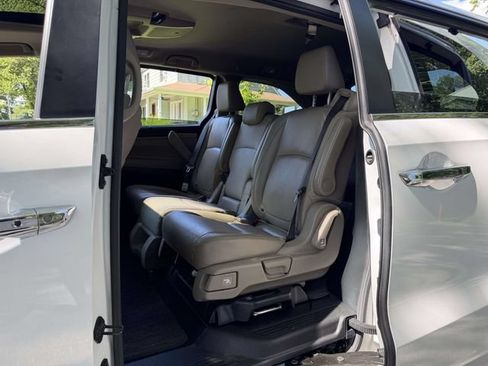 Used 2023 Honda Odyssey Touring image 18