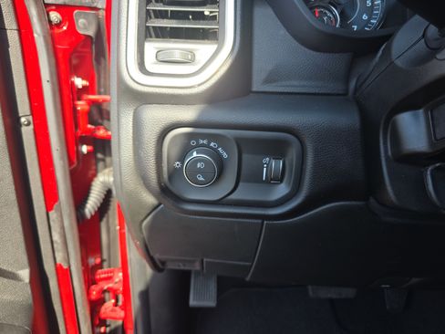 Used 2024 RAM 2500 Big Horn w/ Sport Appearance Package image 35