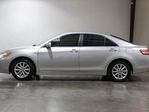 Used 2010 Toyota Camry XLE FWD image 16