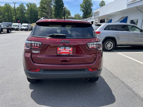 Used 2021 Jeep Compass Latitude AWD/4WD image 2