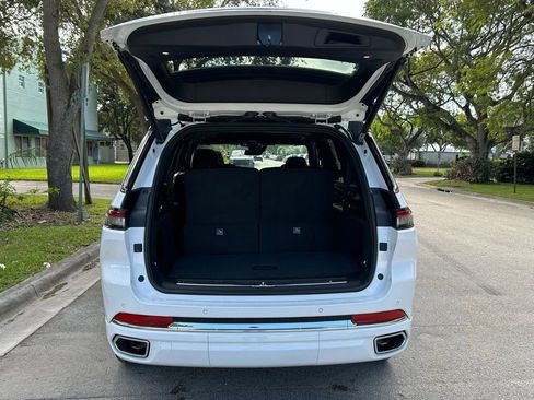 New 2025 Jeep Grand Cherokee L Overland w/ Rear Seat Video Group I image 45