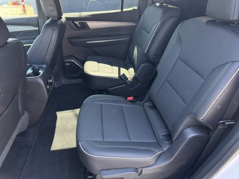 Used 2026 Buick Enclave Preferred AWD/4WD image 14