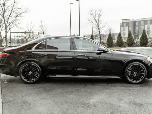 Used 2022 Mercedes-Benz S 500 4MATIC image 3