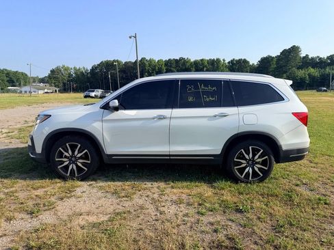 Used 2020 Honda Pilot Touring image 2