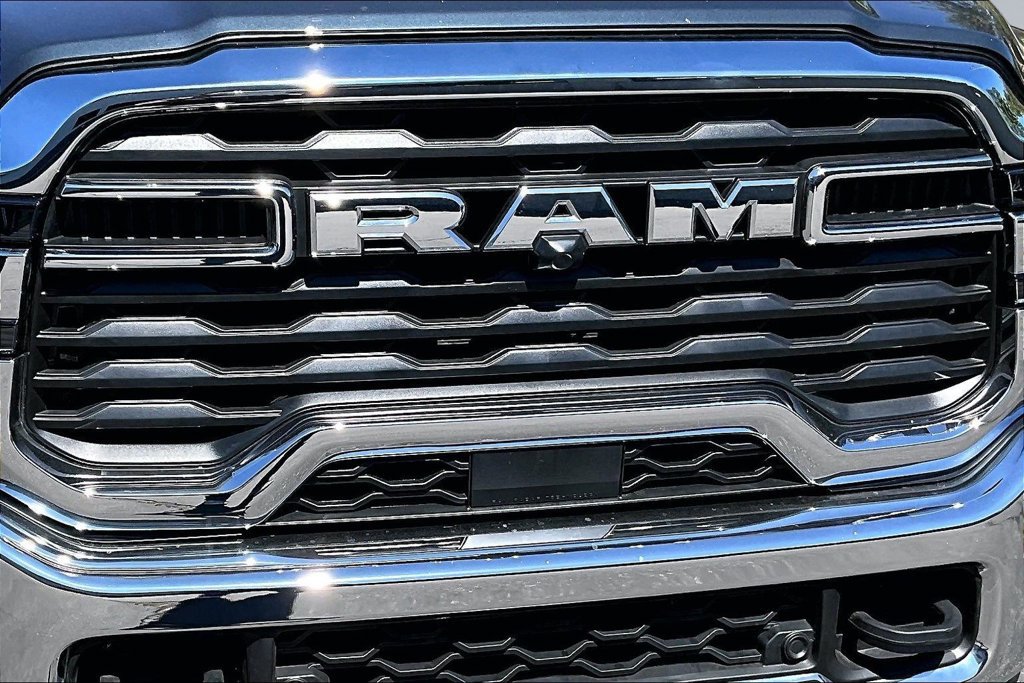 Certified 2025 RAM 2500 Big Horn AWD/4WD image 30