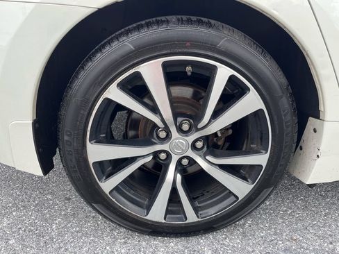 Used 2017 Nissan Maxima 3.5 SV FWD image 21