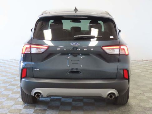 Used 2022 Ford Escape SE w/ Convenience Package FWD image 4
