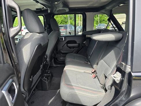 Used 2025 Jeep Wrangler Unlimited Rubicon AWD/4WD image 12