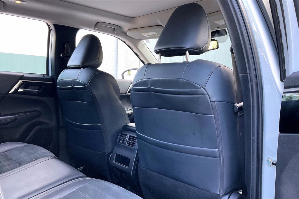 Used 2022 Mitsubishi Outlander SE FWD image 19