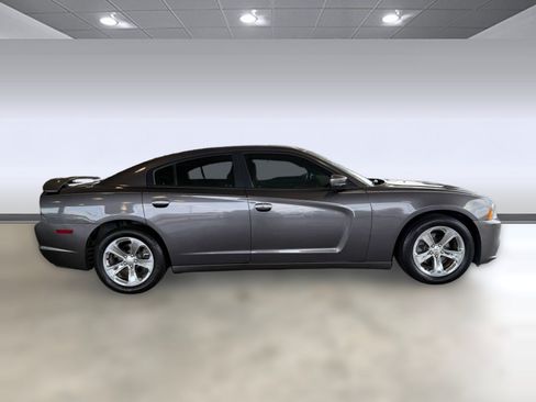 Used 2013 Dodge Charger SE w/ Sport Appearance Group RWD image 8