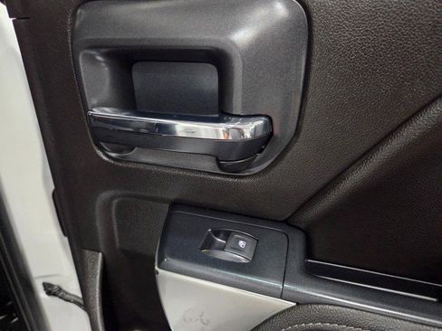 Used 2018 Chevrolet Silverado 1500 LT RWD image 37