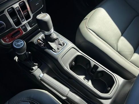 New 2025 Jeep Gladiator Mojave image 20