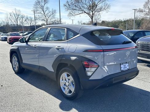 New 2026 Hyundai Kona SE image 5